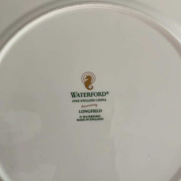 Late 20th Century Waterford Kilbarry Platinum Fine China 5  Waterford Longfield 5 piece china set